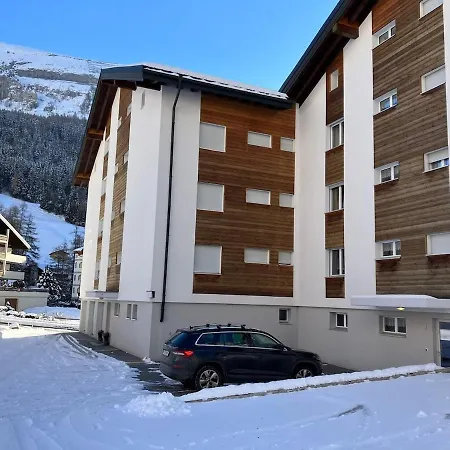 60m2 In *
